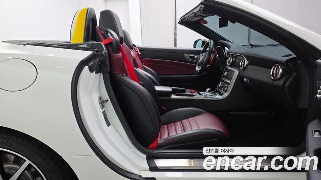 Mercedes-Benz SLC-Class 2018 — photo 16