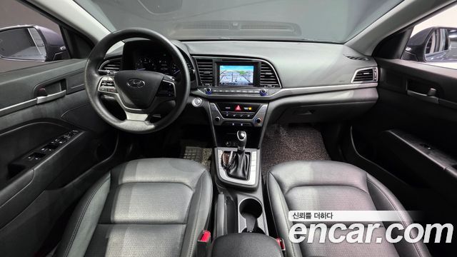Hyundai AVANTE 2018 — photo 10