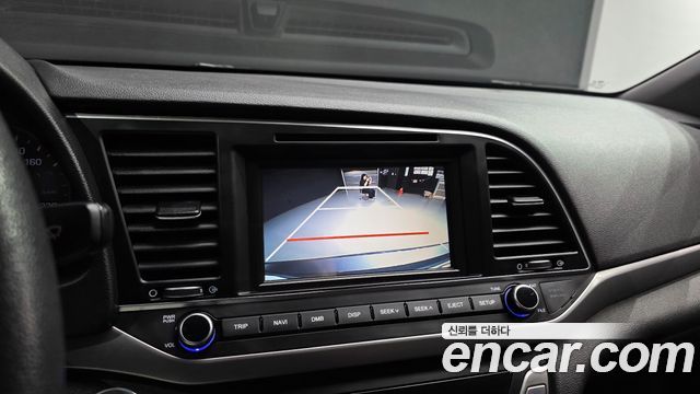Hyundai AVANTE 2018 — photo 22