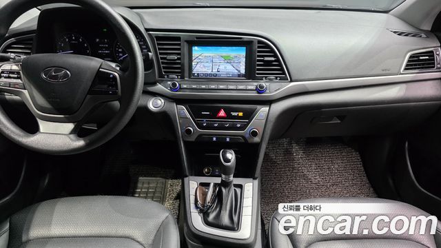 Hyundai AVANTE 2018 — photo 23