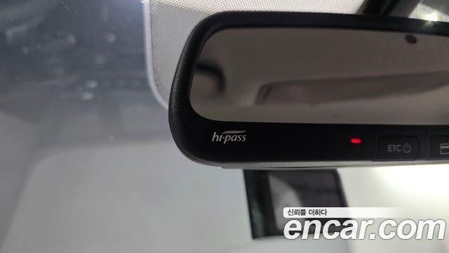 Hyundai AVANTE 2018 — photo 24