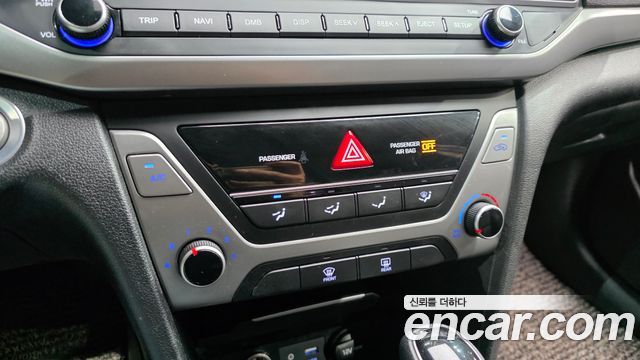 Hyundai AVANTE 2018 — photo 25