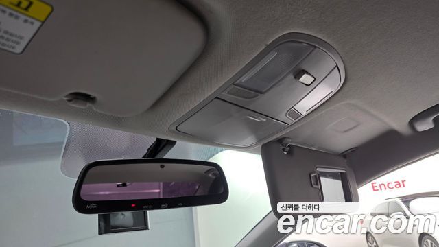 Hyundai AVANTE 2018 — photo 26