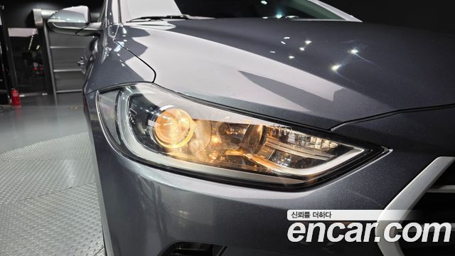 Hyundai AVANTE 2018 — photo 8