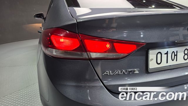 Hyundai AVANTE 2018 — photo 9