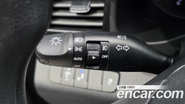Hyundai AVANTE 2018 — photo 30