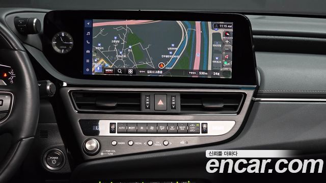 Lexus ES 2024 — photo 20