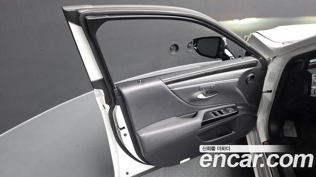 Lexus ES 2024 — photo 14