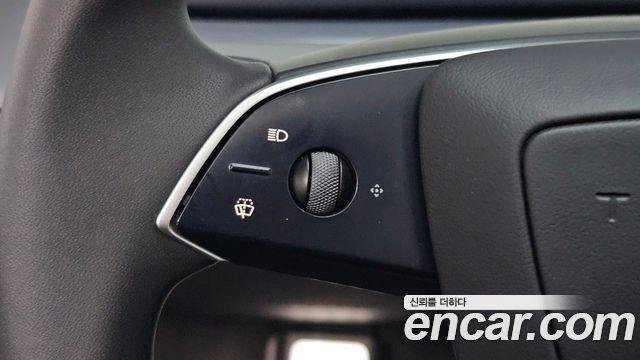 Tesla Model Y 2025 — photo 20