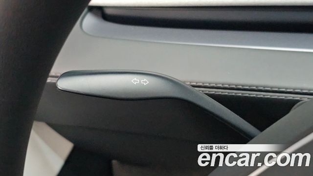 Tesla Model Y 2025 — photo 22