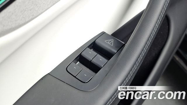 Tesla Model Y 2025 — photo 33