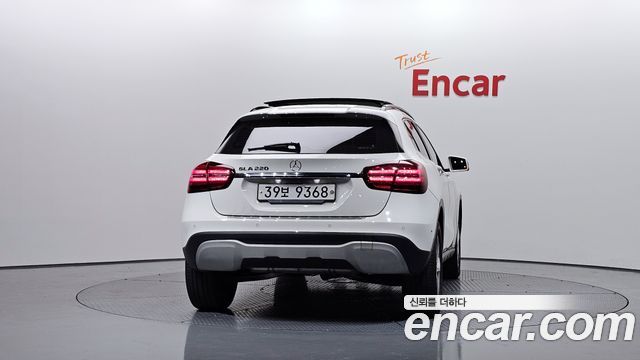 Mercedes-Benz GLA-Class 2018 — photo 4
