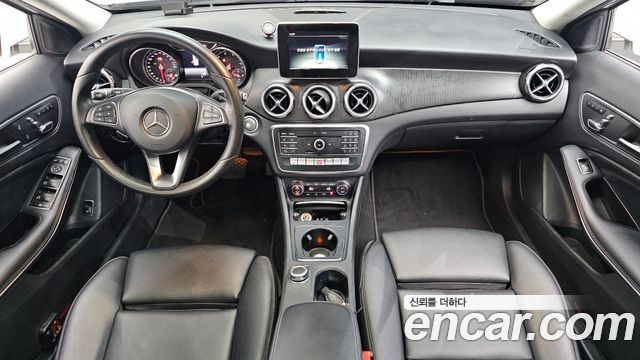 Mercedes-Benz GLA-Class 2018 — photo 10