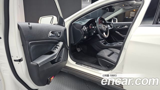 Mercedes-Benz GLA-Class 2018 — photo 13