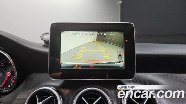 Mercedes-Benz GLA-Class 2018 — photo 21