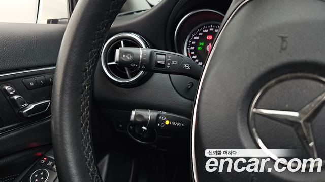 Mercedes-Benz GLA-Class 2018 — photo 22
