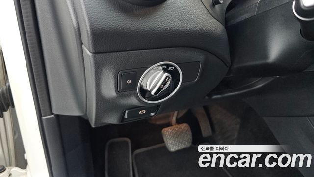 Mercedes-Benz GLA-Class 2018 — photo 23