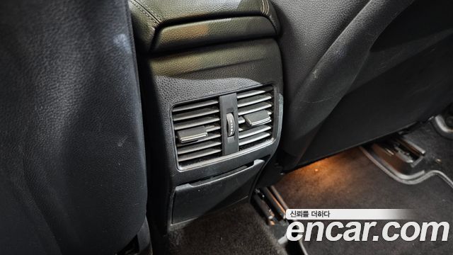Mercedes-Benz GLA-Class 2018 — photo 28