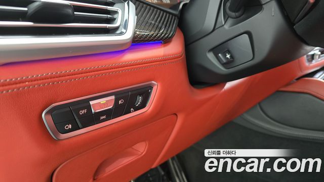 BMW X6M 2021 — photo 24
