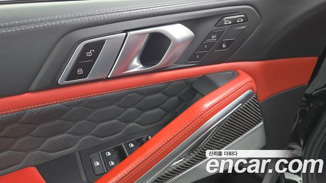 BMW X6M 2021 — photo 26