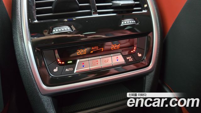 BMW X6M 2021 — photo 28