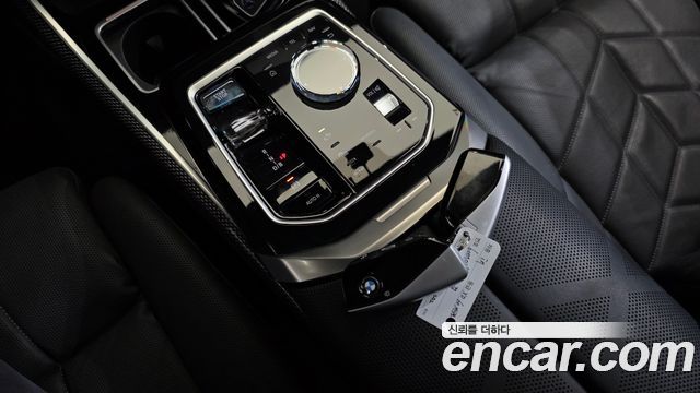 BMW i7 2024 — photo 12