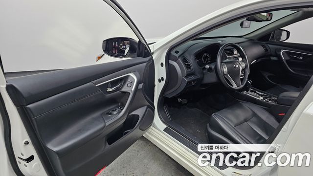 Nissan Altima 2017 — photo 10