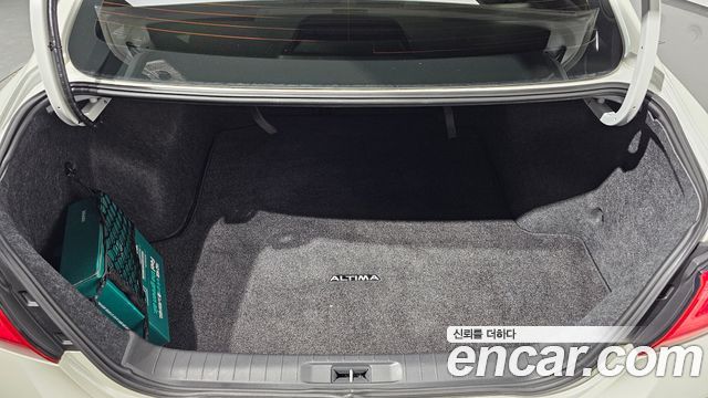 Nissan Altima 2017 — photo 20