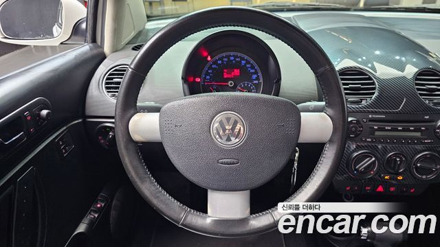 Volkswagen Beatle 2011 — photo 12