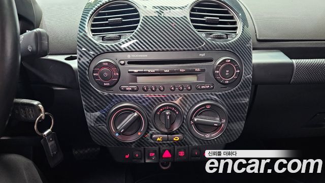 Volkswagen Beatle 2011 — photo 13