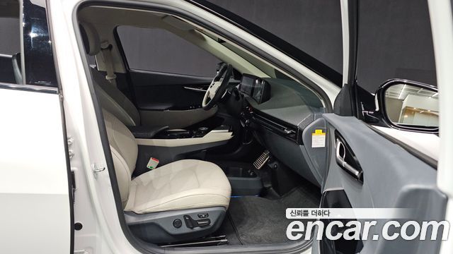 Kia EV6 2023 — photo 18
