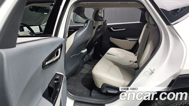 Kia EV6 2023 — photo 19