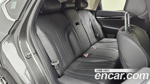 Genesis G80 2022 — photo 12