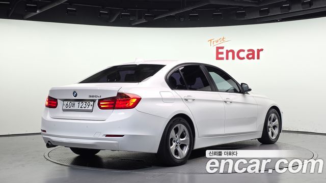 BMW 3-Series 2012 — photo 2