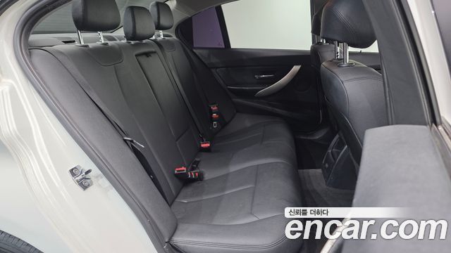 BMW 3-Series 2012 — photo 12