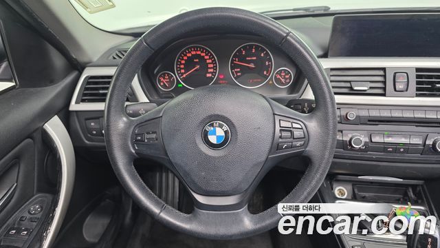 BMW 3-Series 2012 — photo 13