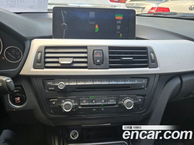 BMW 3-Series 2012 — photo 18