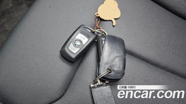 BMW 3-Series 2012 — photo 19