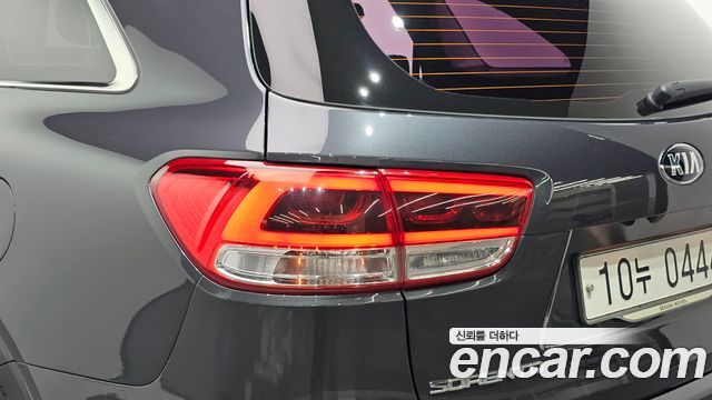 Kia Sorento 2016 — photo 9