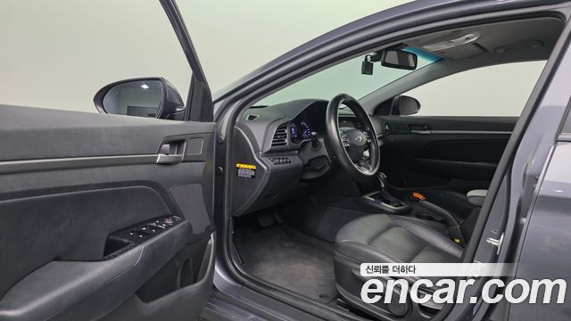 Hyundai AVANTE 2019 — photo 10