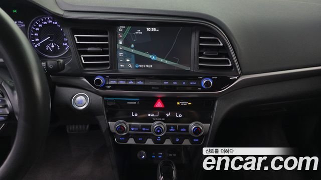 Hyundai AVANTE 2019 — photo 14