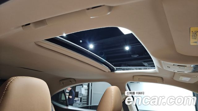 Lexus ES 2017 — photo 18