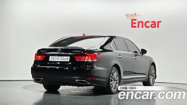 Lexus LS 2016 — photo 2