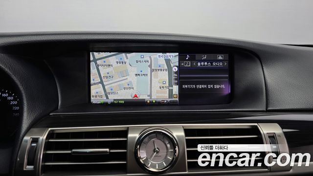 Lexus LS 2016 — photo 14