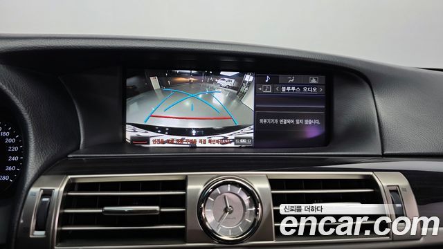 Lexus LS 2016 — photo 15