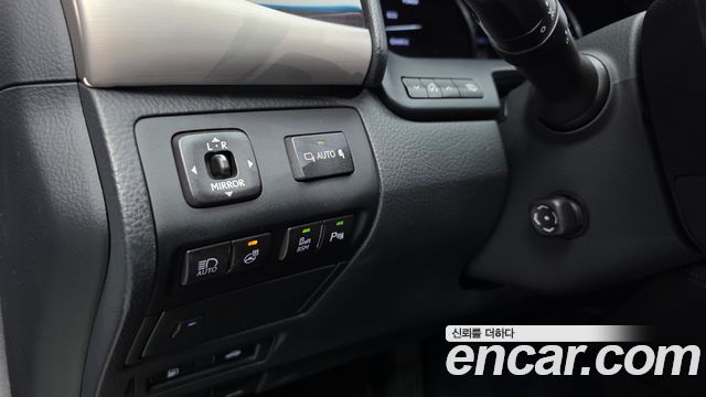 Lexus LS 2016 — photo 17