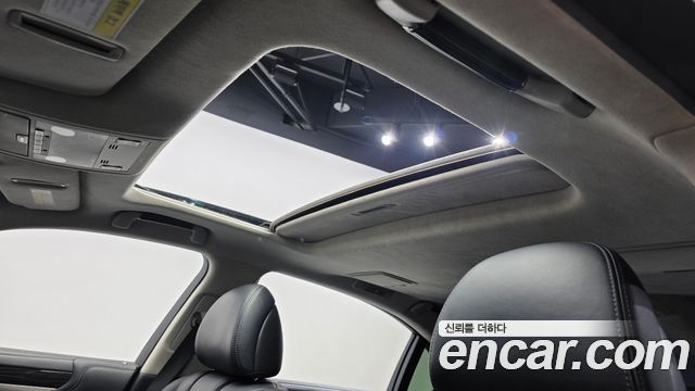 Lexus LS 2016 — photo 19