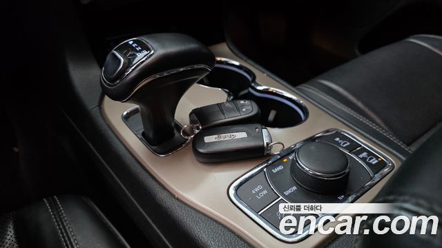 Jeep Cherokee 2015 — photo 9