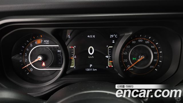 Jeep Wrangler 2025 — photo 11