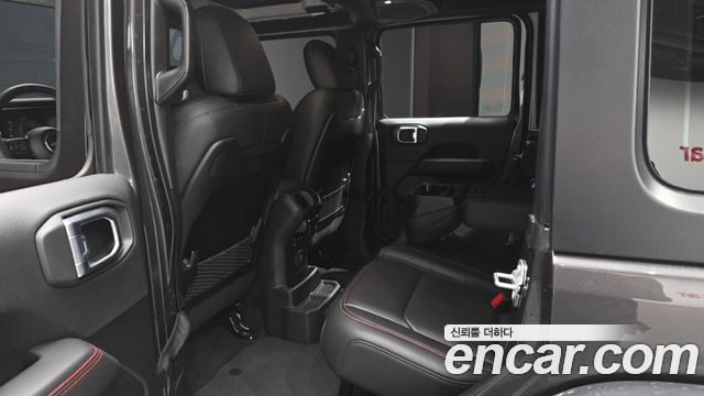 Jeep Wrangler 2025 — photo 17